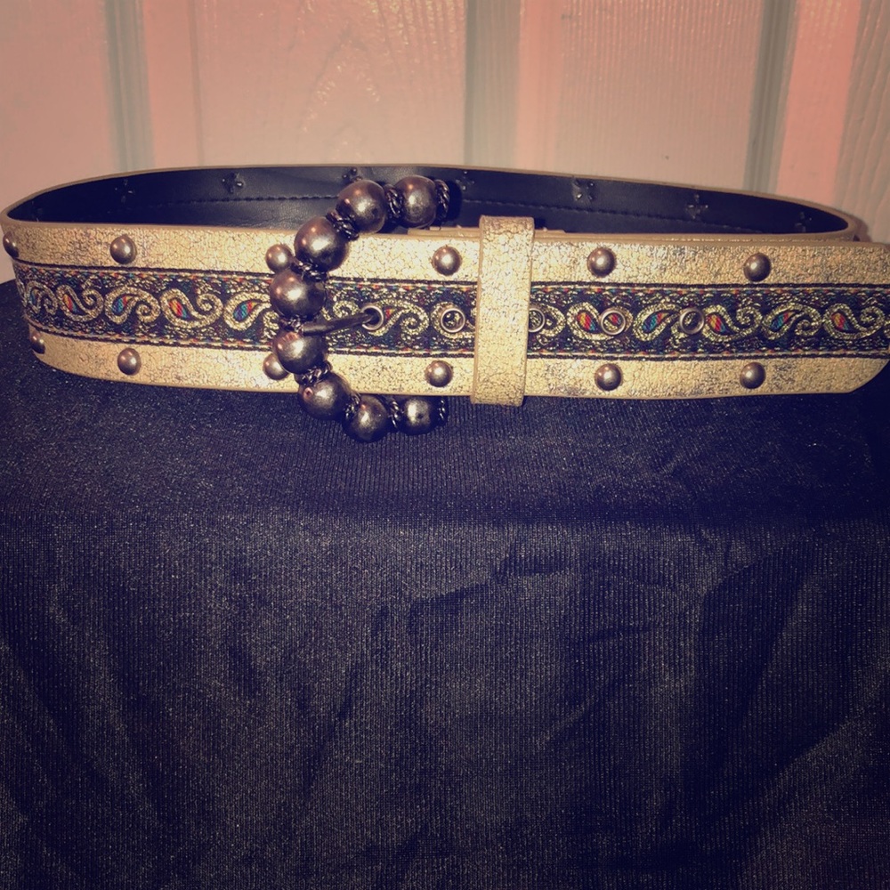 Gorgeous belt